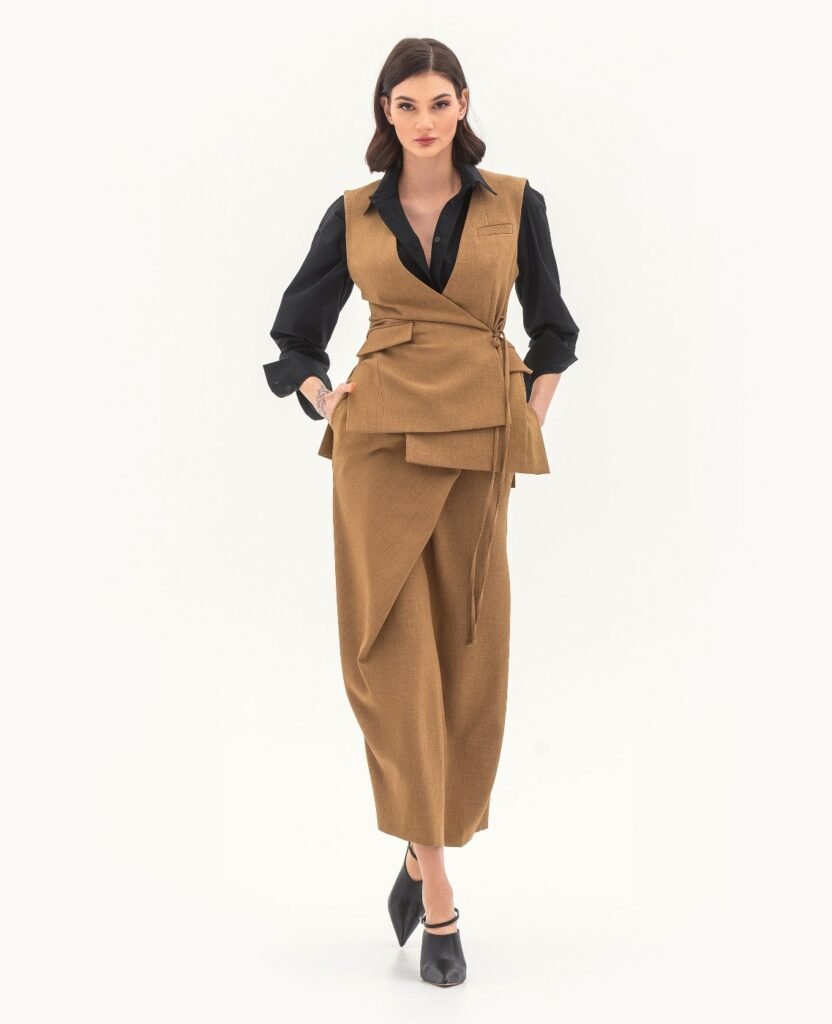 Комплект: жилет и юбка (горчица)